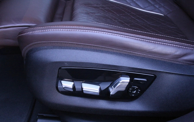 BMW Seria 7 cena 299900 przebieg: 75400, rok produkcji 2020 z Kąty Wrocławskie małe 497